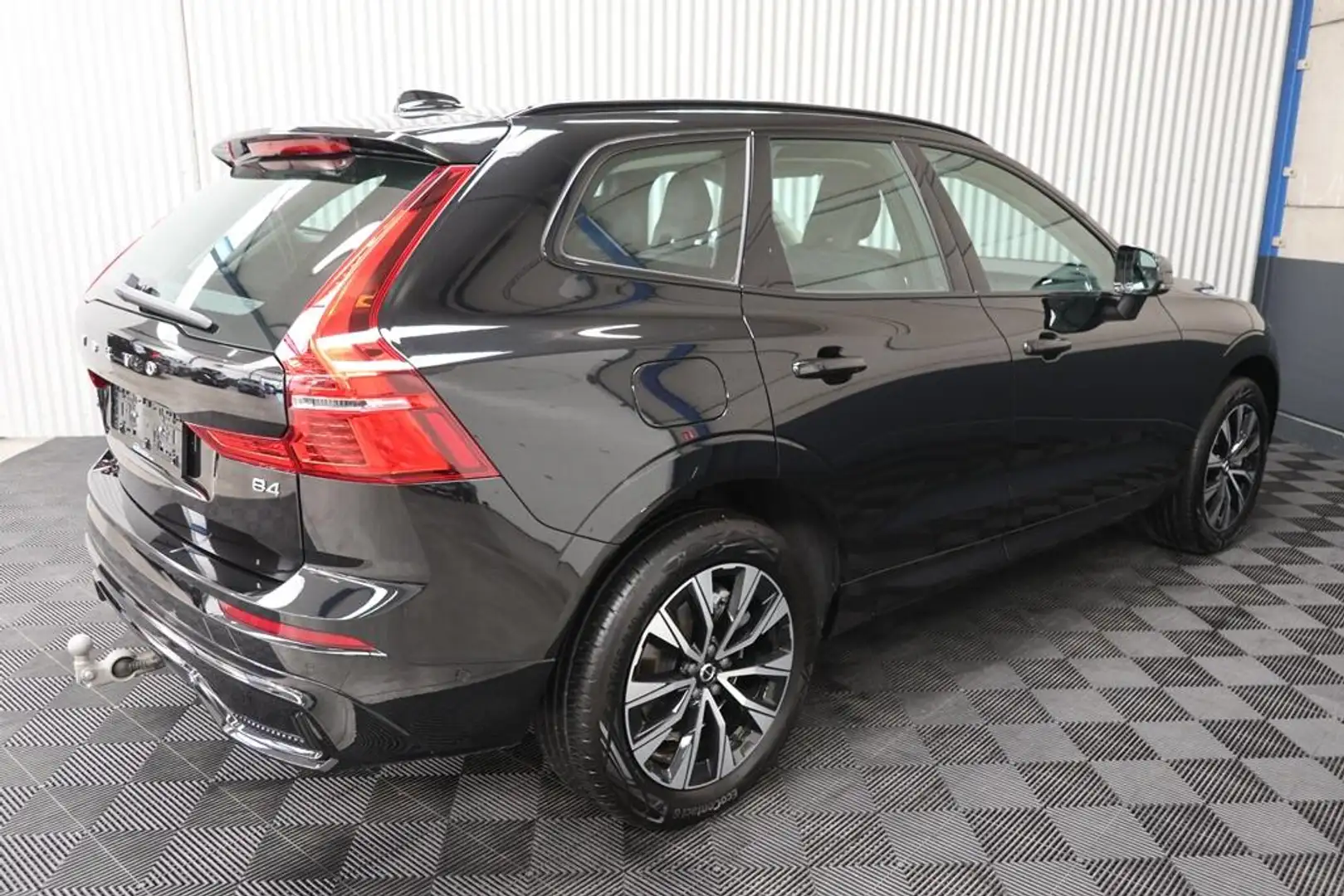 Volvo XC60 B4 Benzine Mild-Hybrid Plus Dark Pano Trekhaak Zwart - 2