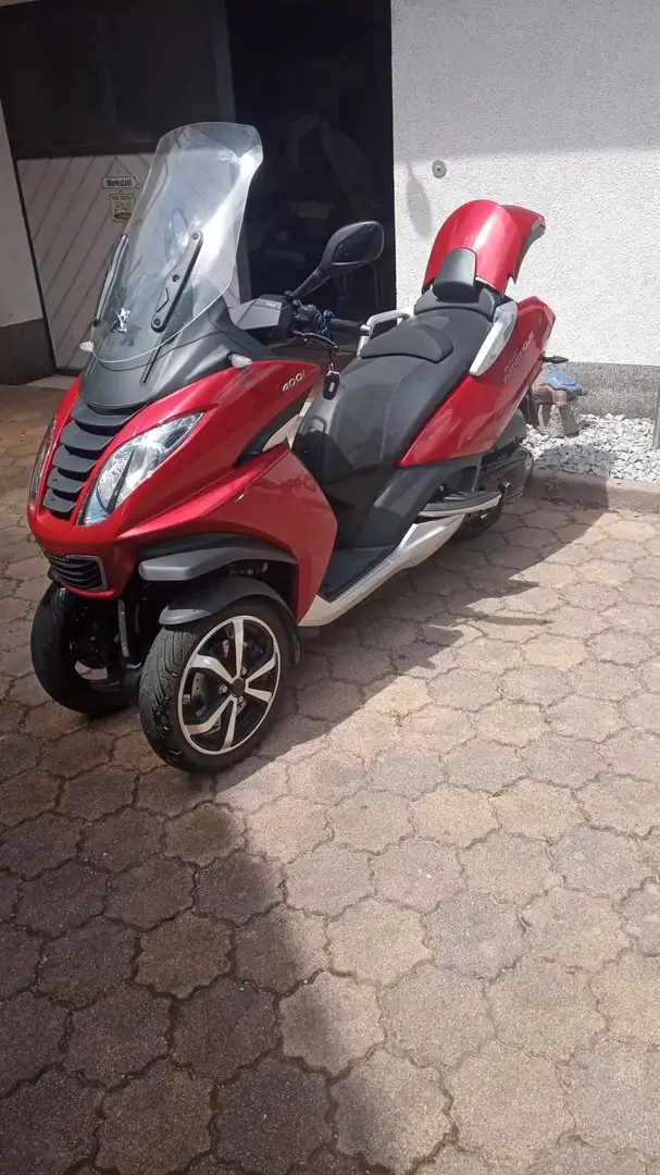 Peugeot Metropolis Rot - 1