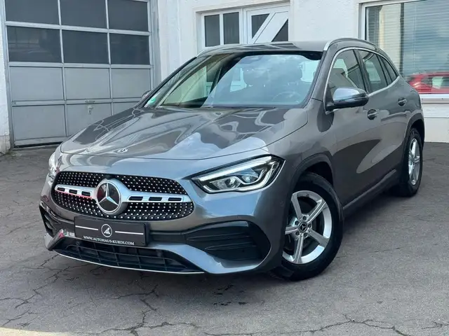 Mercedes-Benz GLA 200 GLA200d  8G AMG WIDESCREEN KAM AMBIENTE LED NAVI