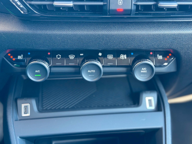 Citroen C4 PLUS — photo 14