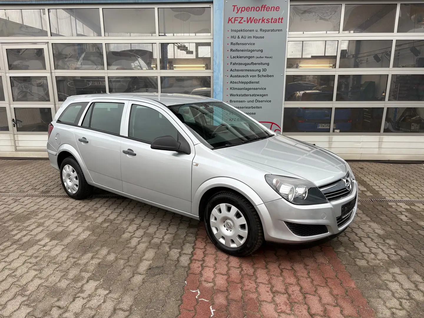 Opel Astra Caravan 1.4 , Allwetterreifen, HU/AU neu Silber - 1
