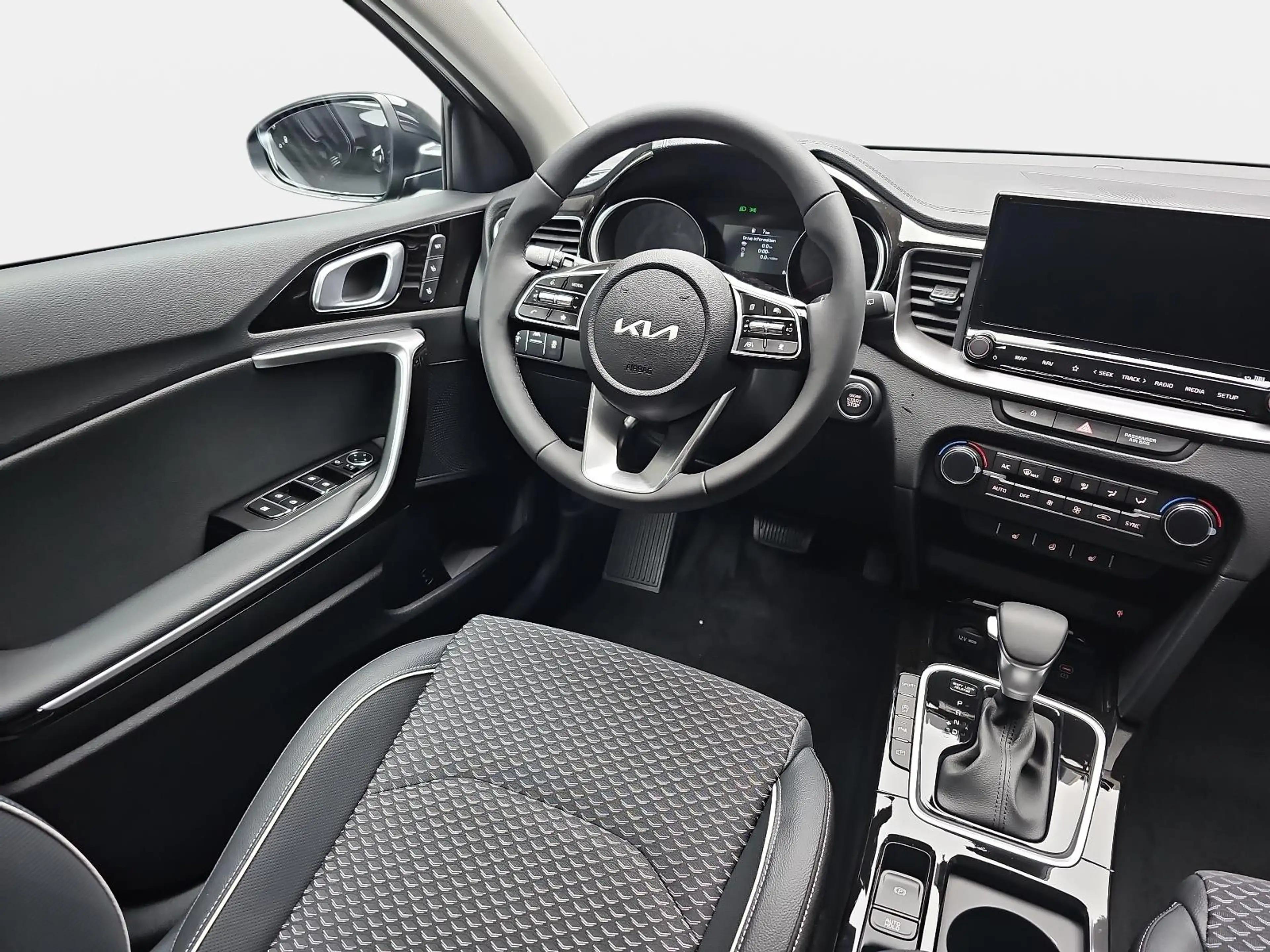 Kia Ceed / cee'd CEED 1.5 T-GDI DCT7 SPIRIT TECHNOLOGIE LEDER — photo 9