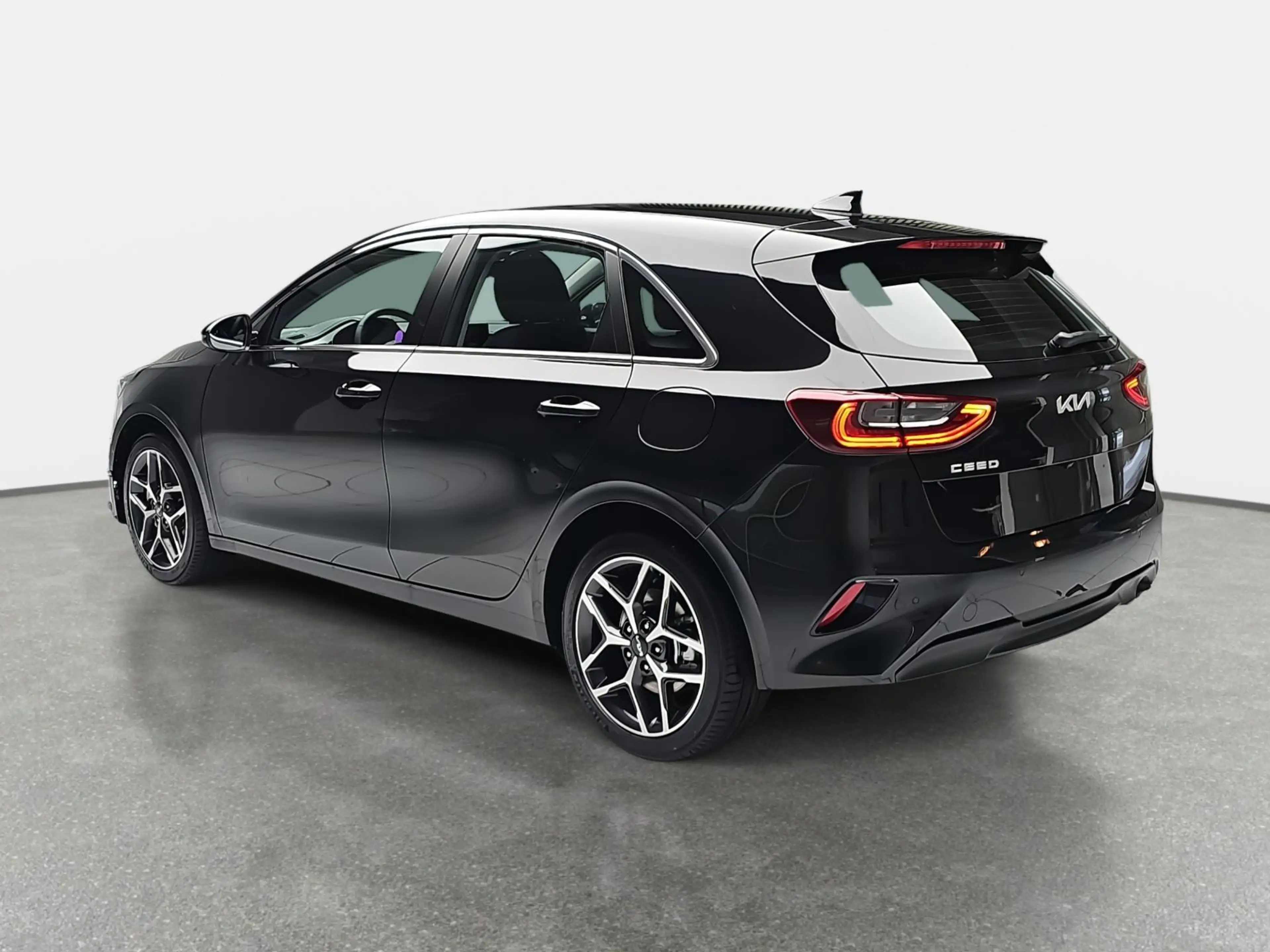 Kia Ceed / cee'd CEED 1.5 T-GDI DCT7 SPIRIT TECHNOLOGIE LEDER — photo 5