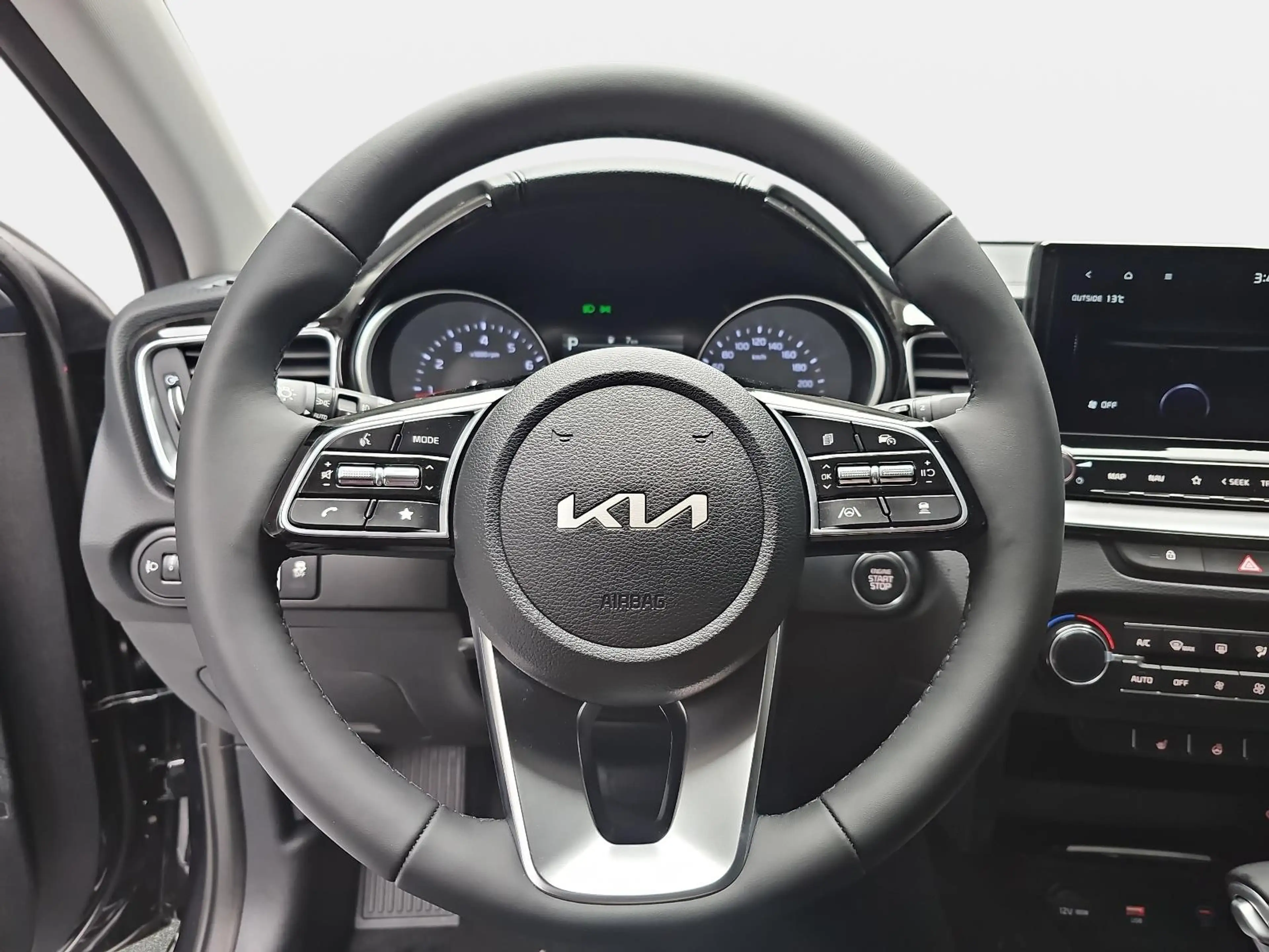 Kia Ceed / cee'd CEED 1.5 T-GDI DCT7 SPIRIT TECHNOLOGIE LEDER — photo 14