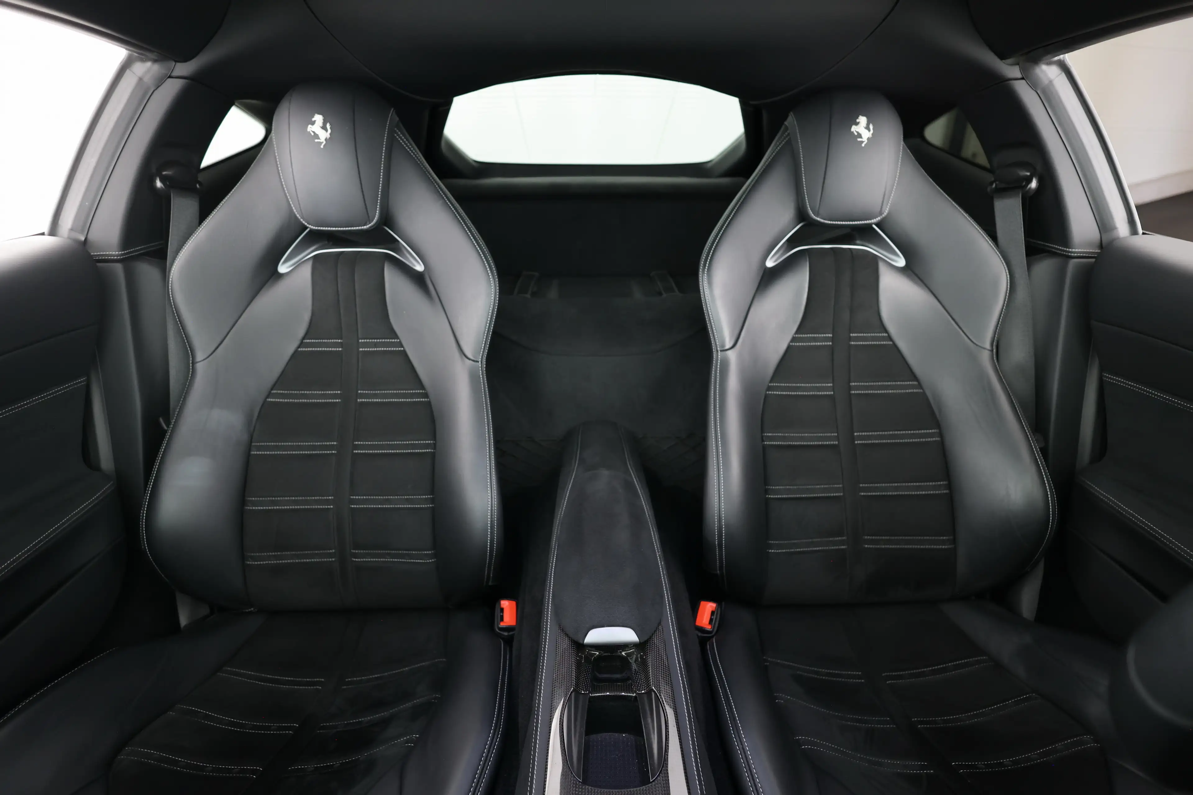 Ferrari 812 Superfast ATELIER — photo 9