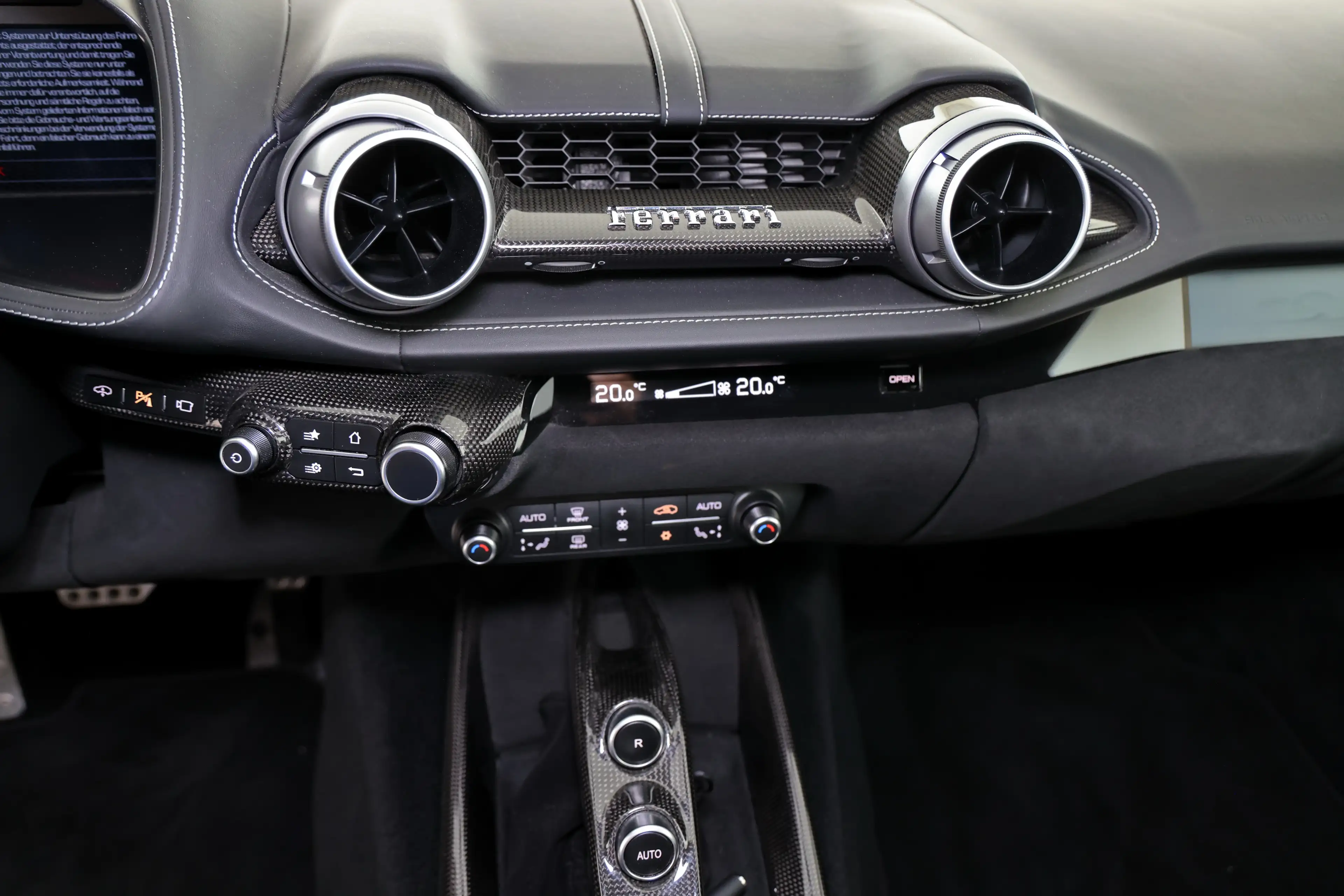 Ferrari 812 Superfast ATELIER — photo 12