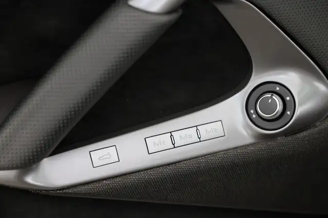 Ferrari 812 view 14