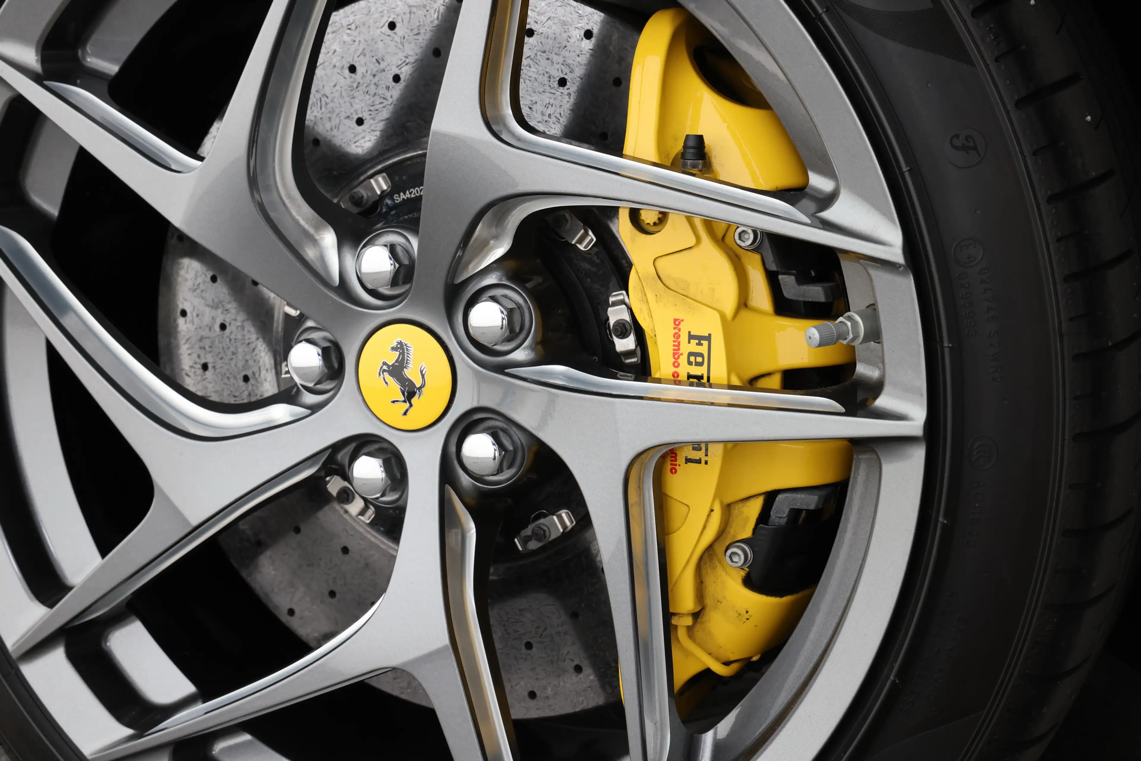 Ferrari 812 Superfast ATELIER — photo 24
