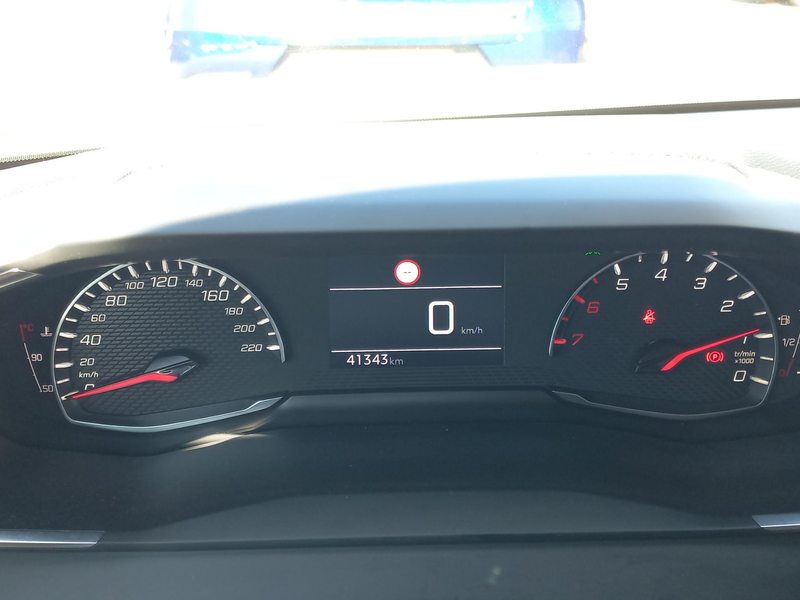 Peugeot 2008 1.2T 100pk Allure Pack | Climate control | Navigat — photo 5