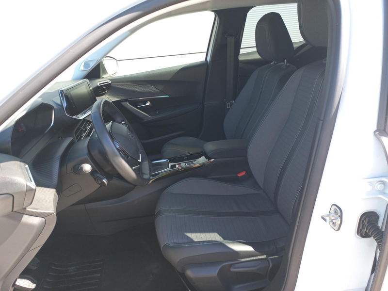 Peugeot 2008 1.2T 100pk Allure Pack | Climate control | Navigat — photo 12