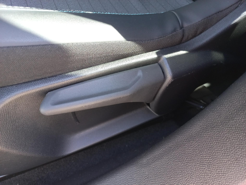 Peugeot 2008 1.2T 100pk Allure Pack | Climate control | Navigat — photo 13