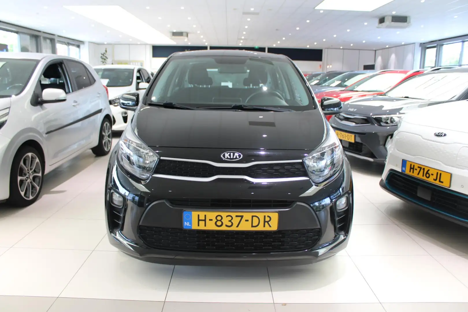 Kia Picanto 1.0 MPi ComfortPlusLine Navigator l Airco l Camera Schwarz - 2