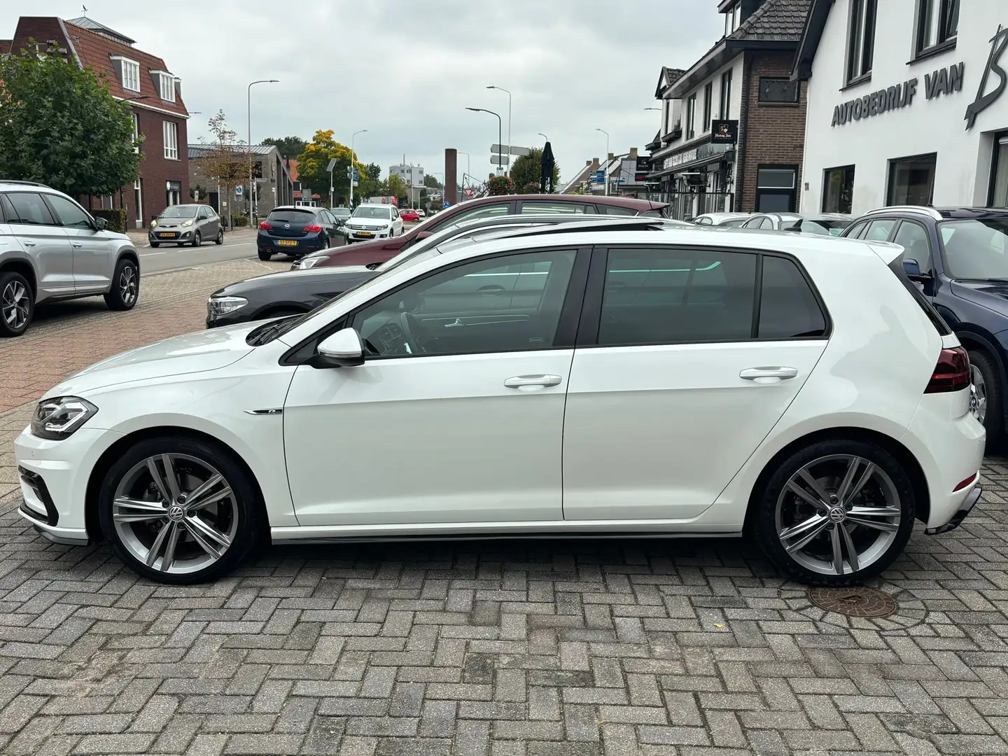 Volkswagen Golf 1.5 TSI Highline Business R, Apple Carplay/Android Bianco - 2