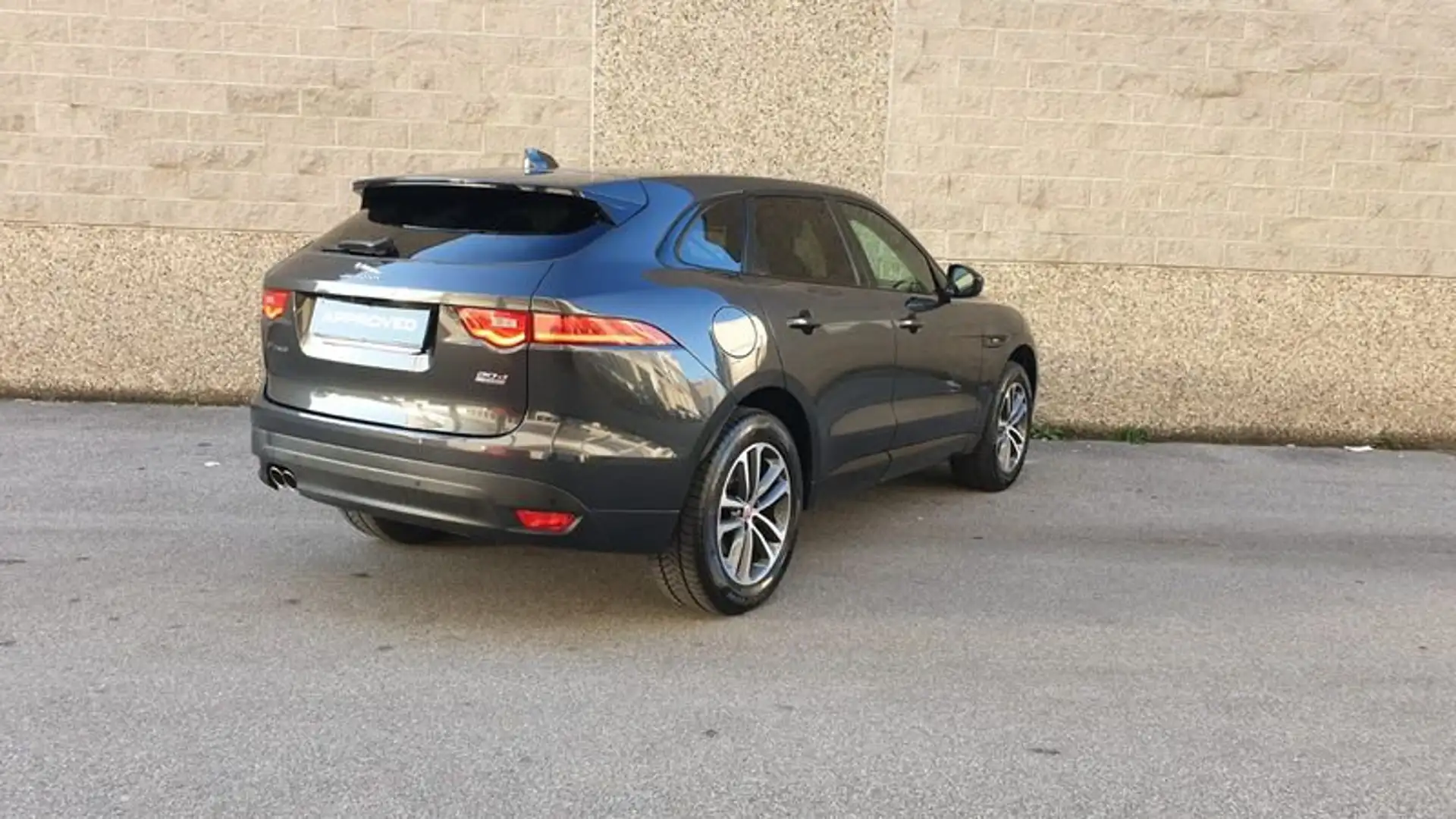 Jaguar F-Pace 2.0 D 180 CV aut. R-Sport HUNDRED EDITION 32 di 1 Šedá - 2