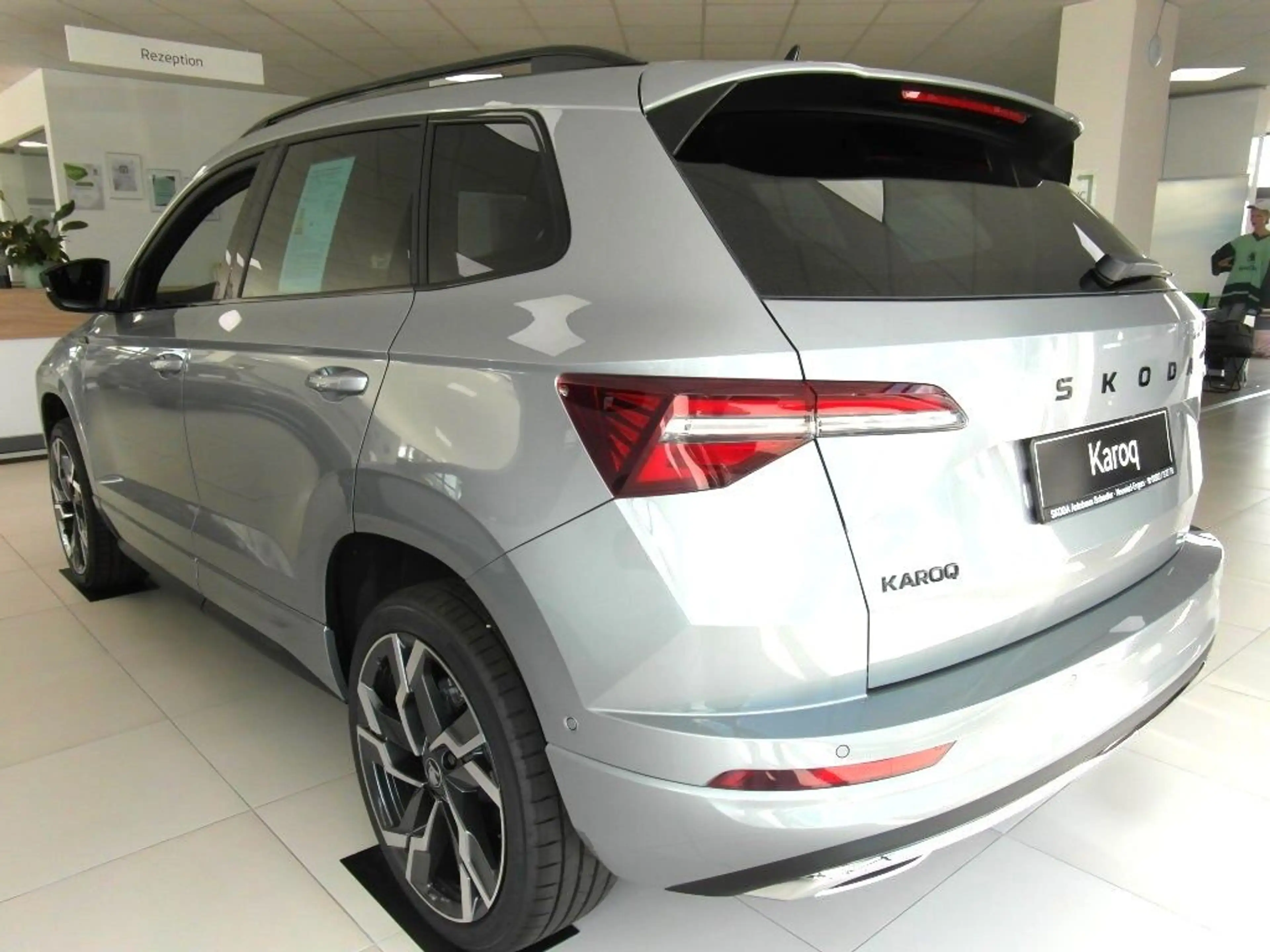 Skoda Karoq 1.5l DSG Sportline, 360',AHK,Navi,19",MLED — photo 3