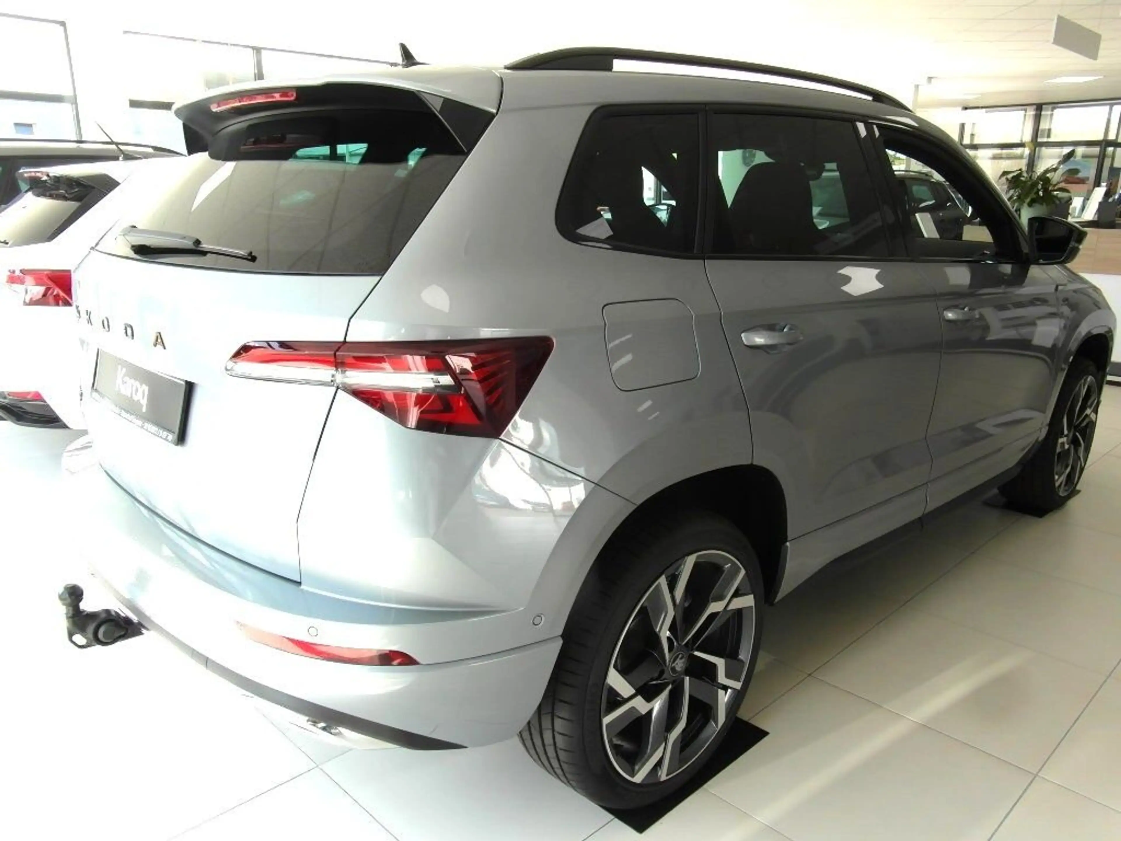 Skoda Karoq 1.5l DSG Sportline, 360',AHK,Navi,19",MLED — photo 4