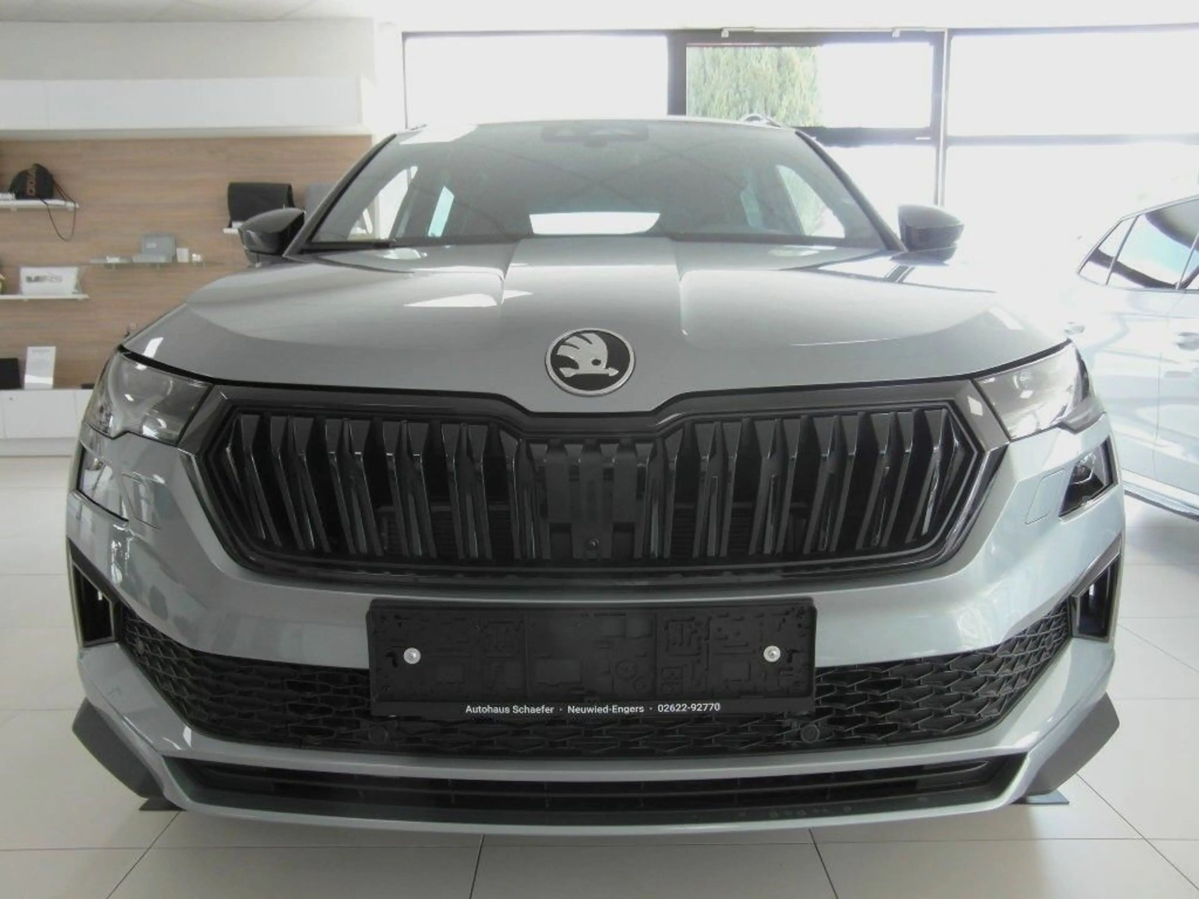 Skoda Karoq 1.5l DSG Sportline, 360',AHK,Navi,19",MLED — photo 6