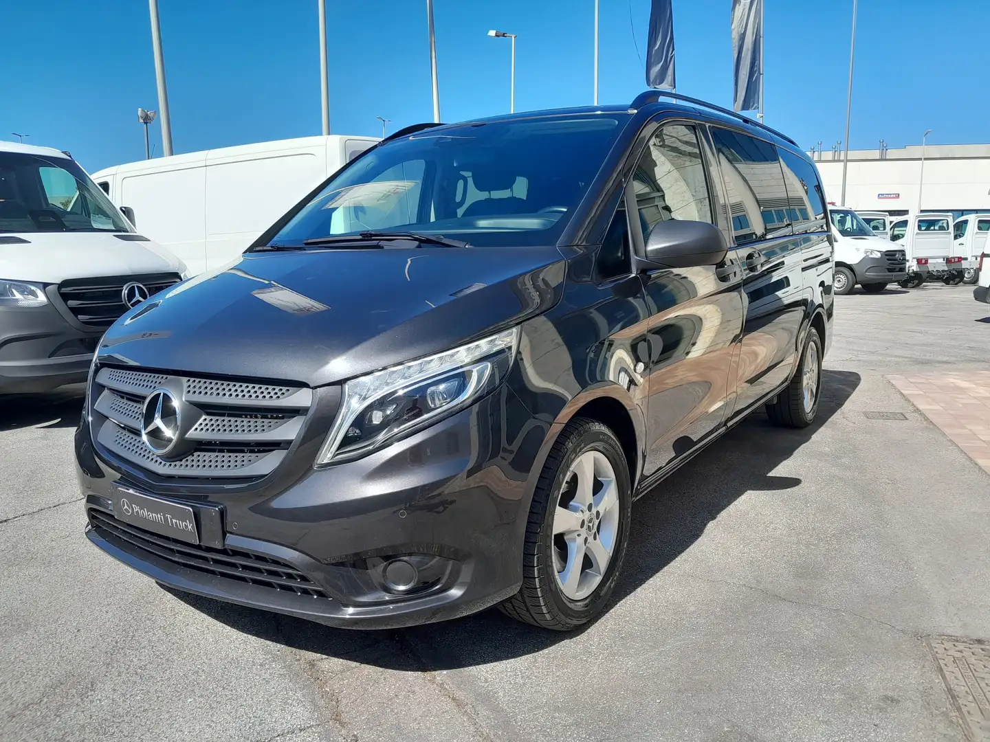 Mercedes-Benz Vito 119 Tourer Long Select IVA INCLUSA Nero - 2