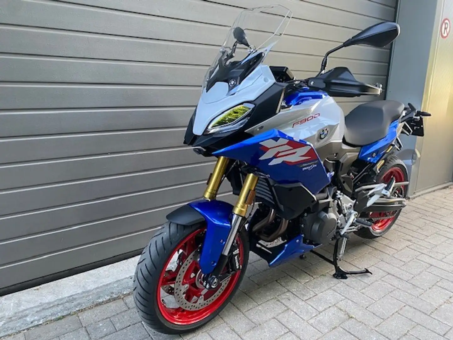 BMW F 900 XR 0 - 2