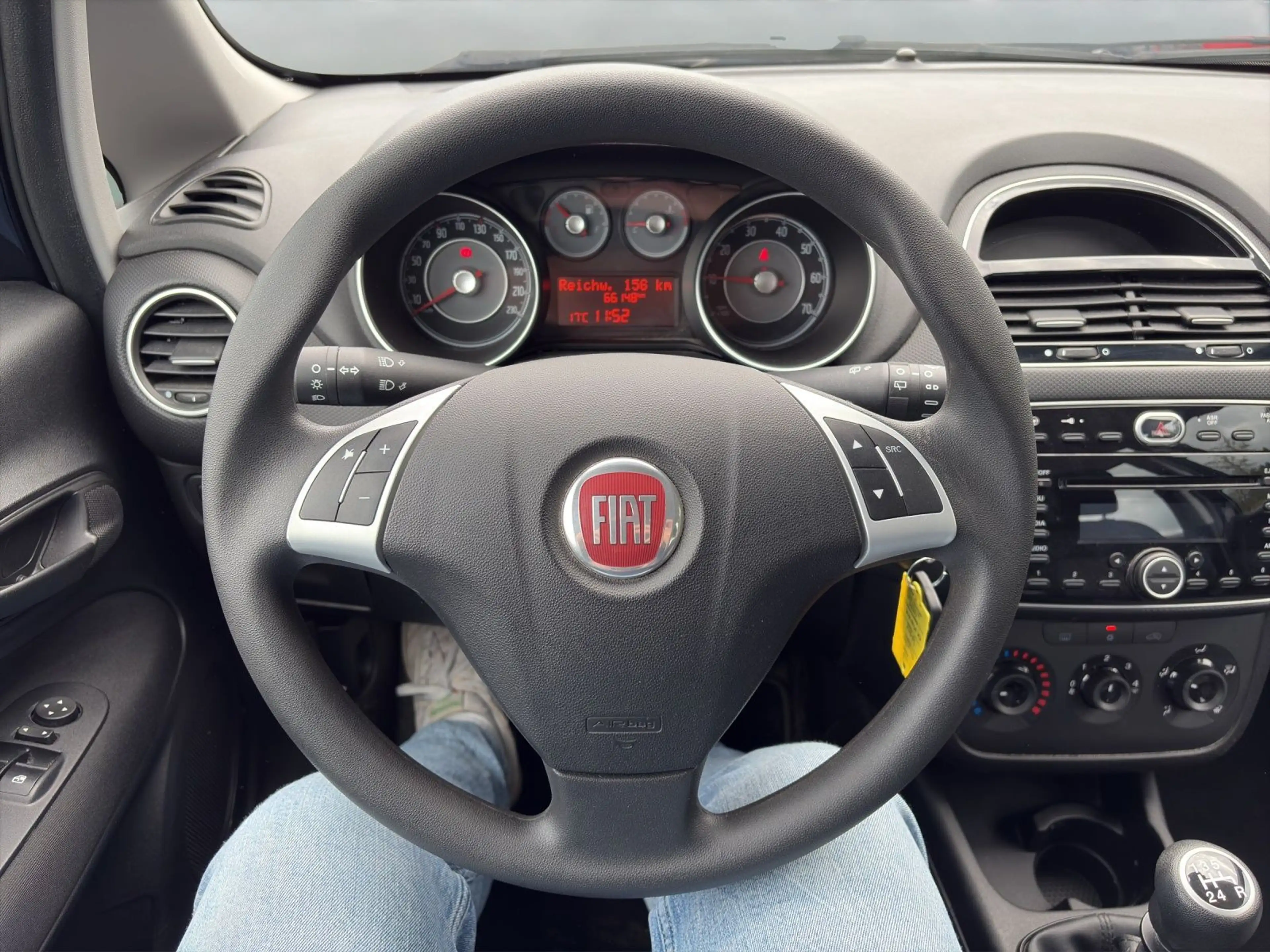 Fiat Punto Basis*Klima*Radio*PDC*8Fach bereift — photo 11