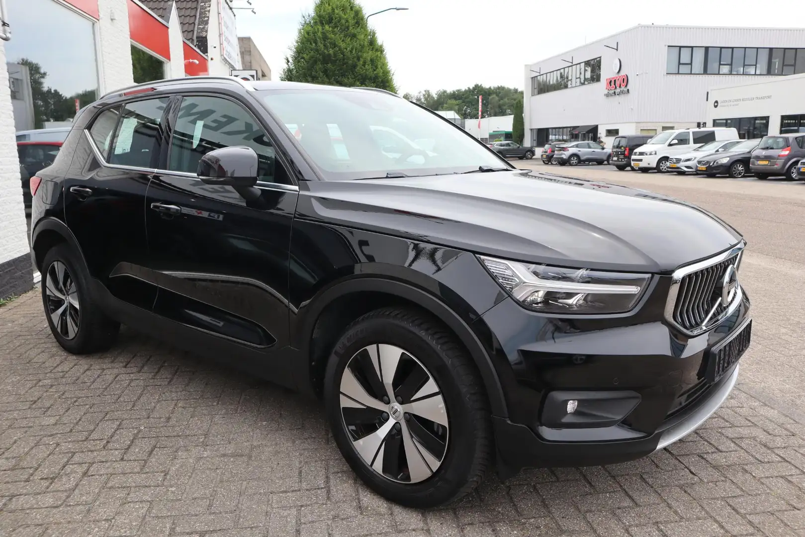 Volvo XC40 1.5 T5 Recharge BUSINESS-PRO CAMERA|NAVI|LED|TREKH Zwart - 2