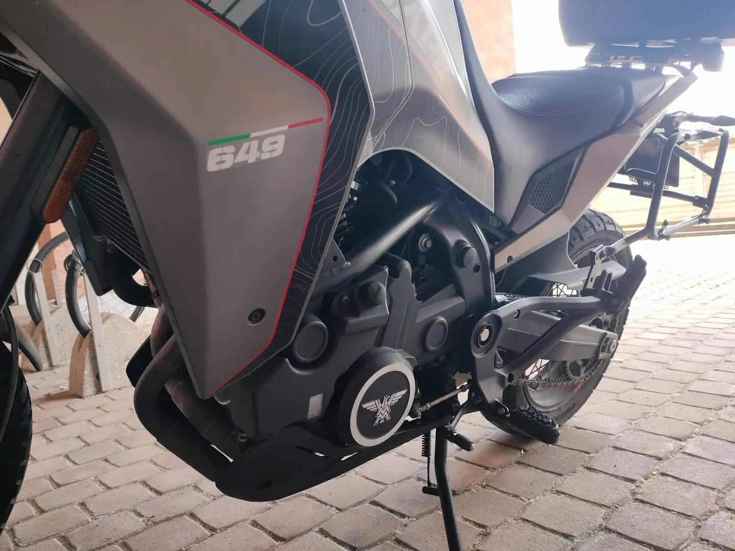 Moto Morini X-Cape Gri - 1