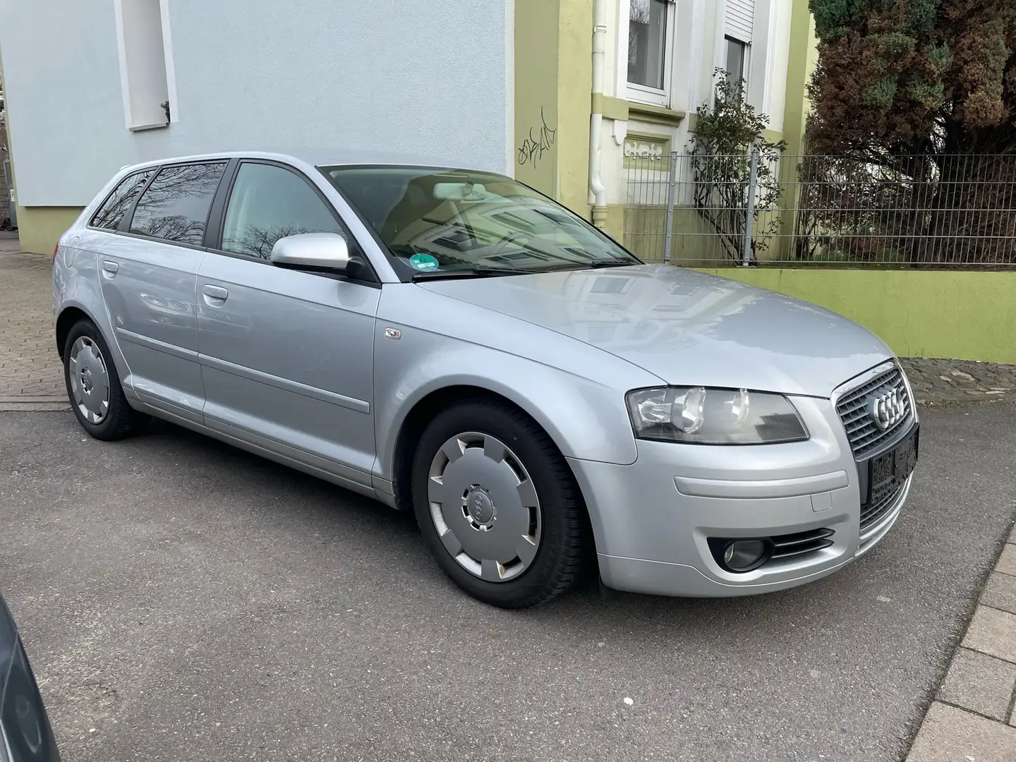 Audi A3 1.4 TFSI Ambition Grijs - 2