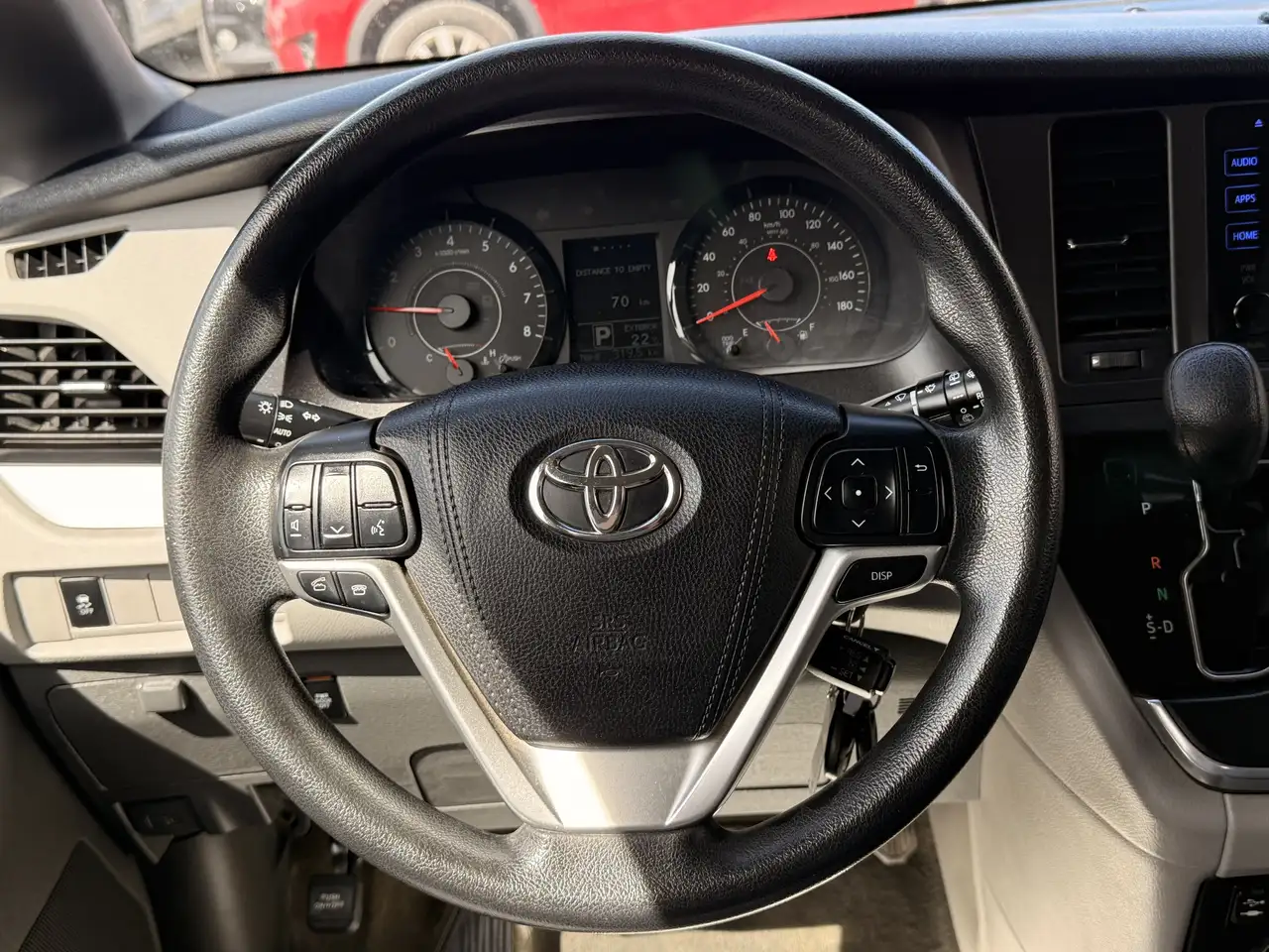 Toyota Sienna снимка Toyota Sienna