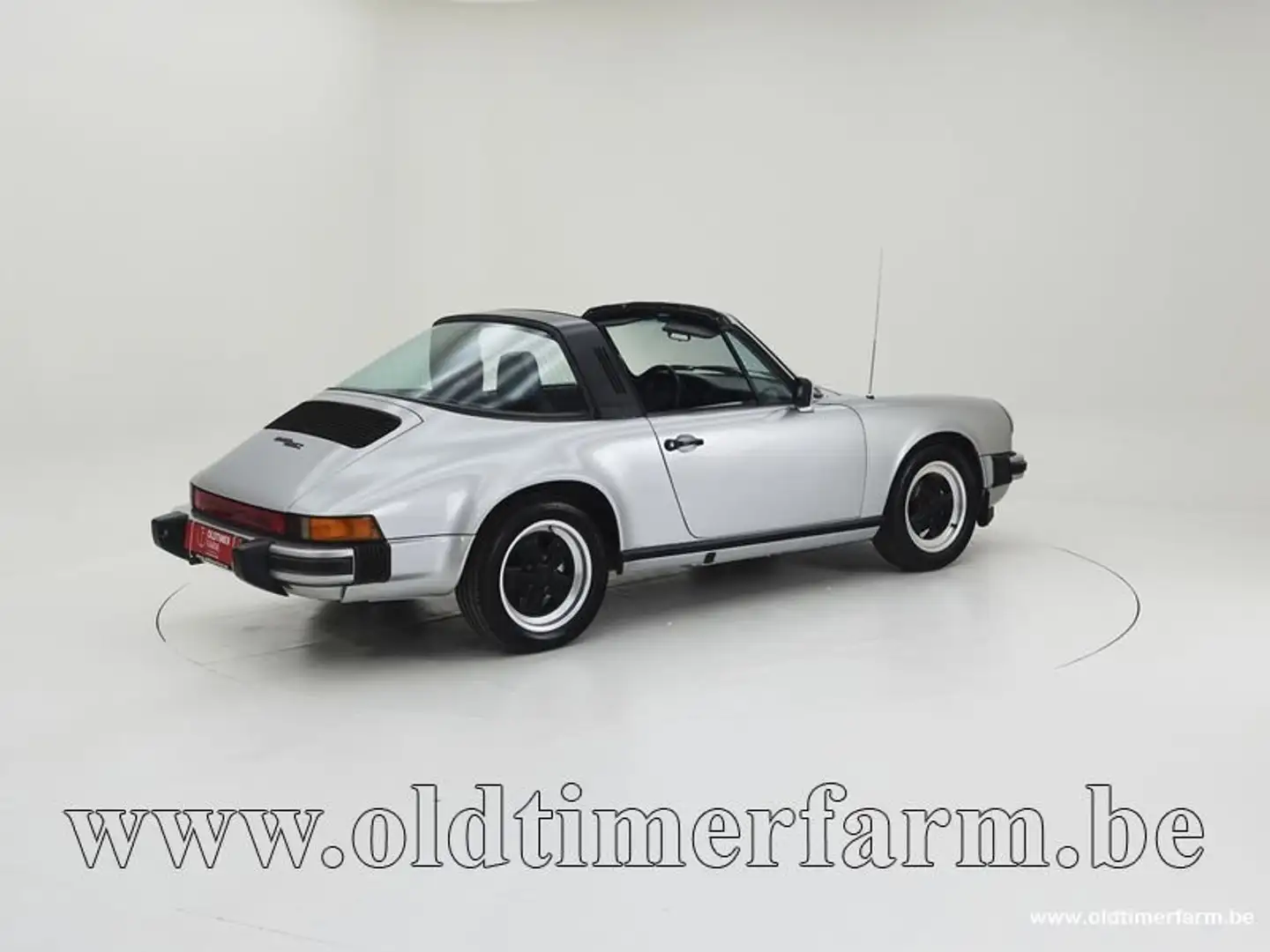 Porsche 911 3.0 SC Targa '80 CH3293 Ezüst - 2