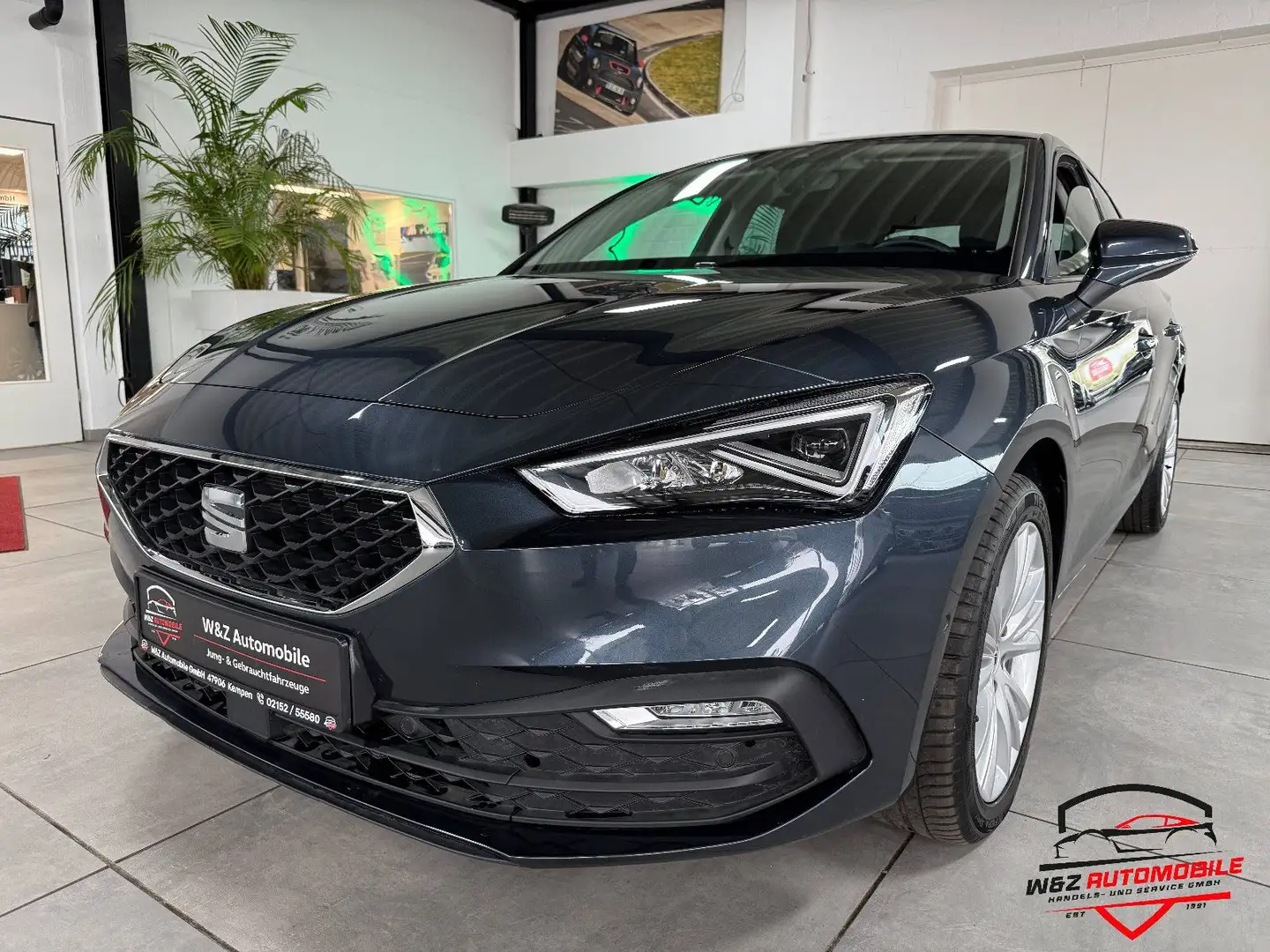 SEAT Leon 1.5 TSI Style DSG+CarPlay+Kamera+PDC+LED+ Šedá - 1