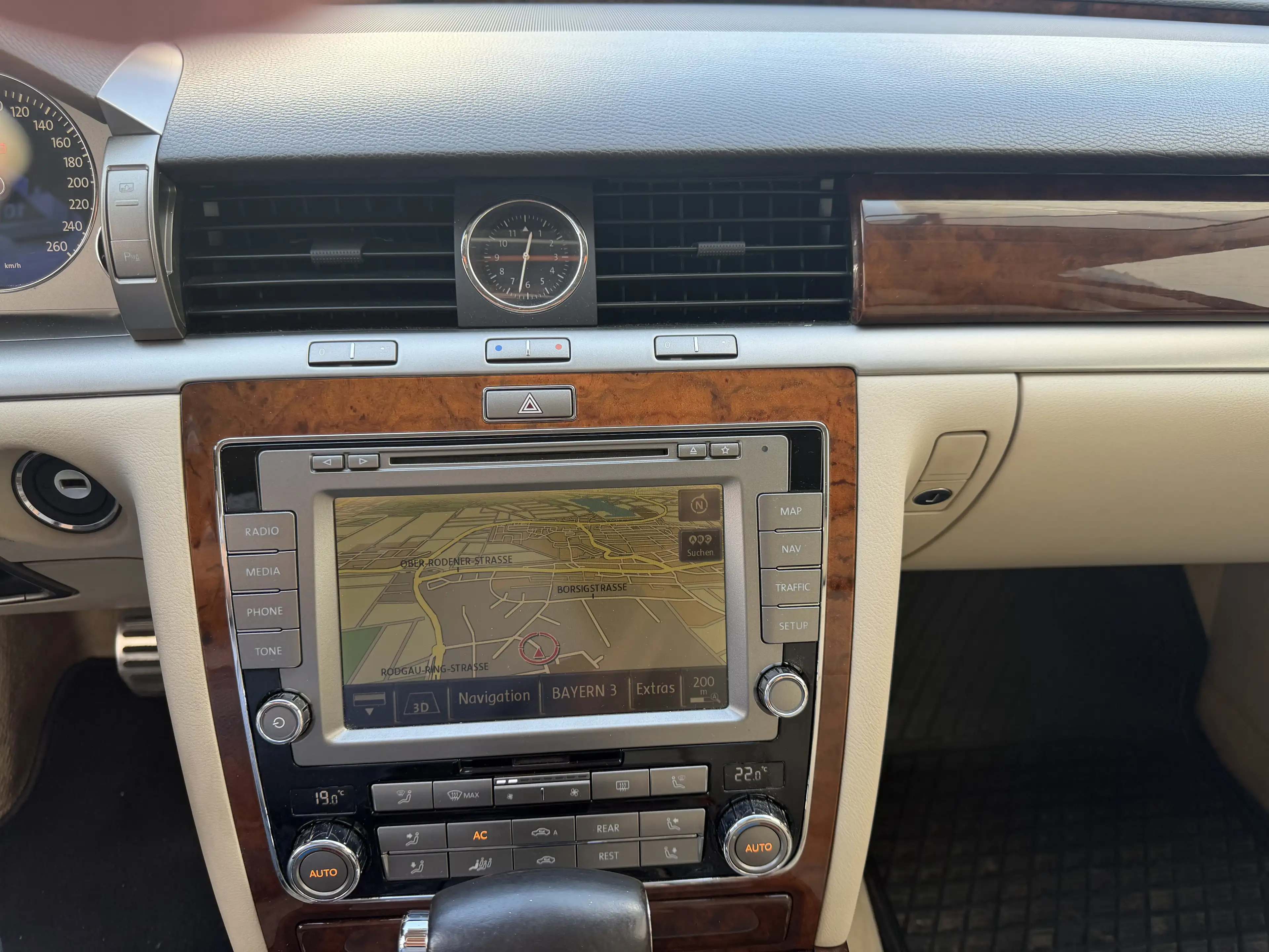 Volkswagen Phaeton V6 TDI 5-Sitzer 4Motion — photo 11