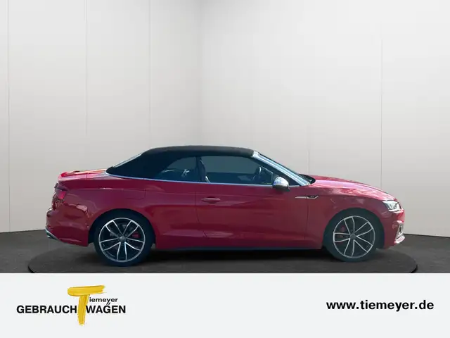 Audi S5 view 4