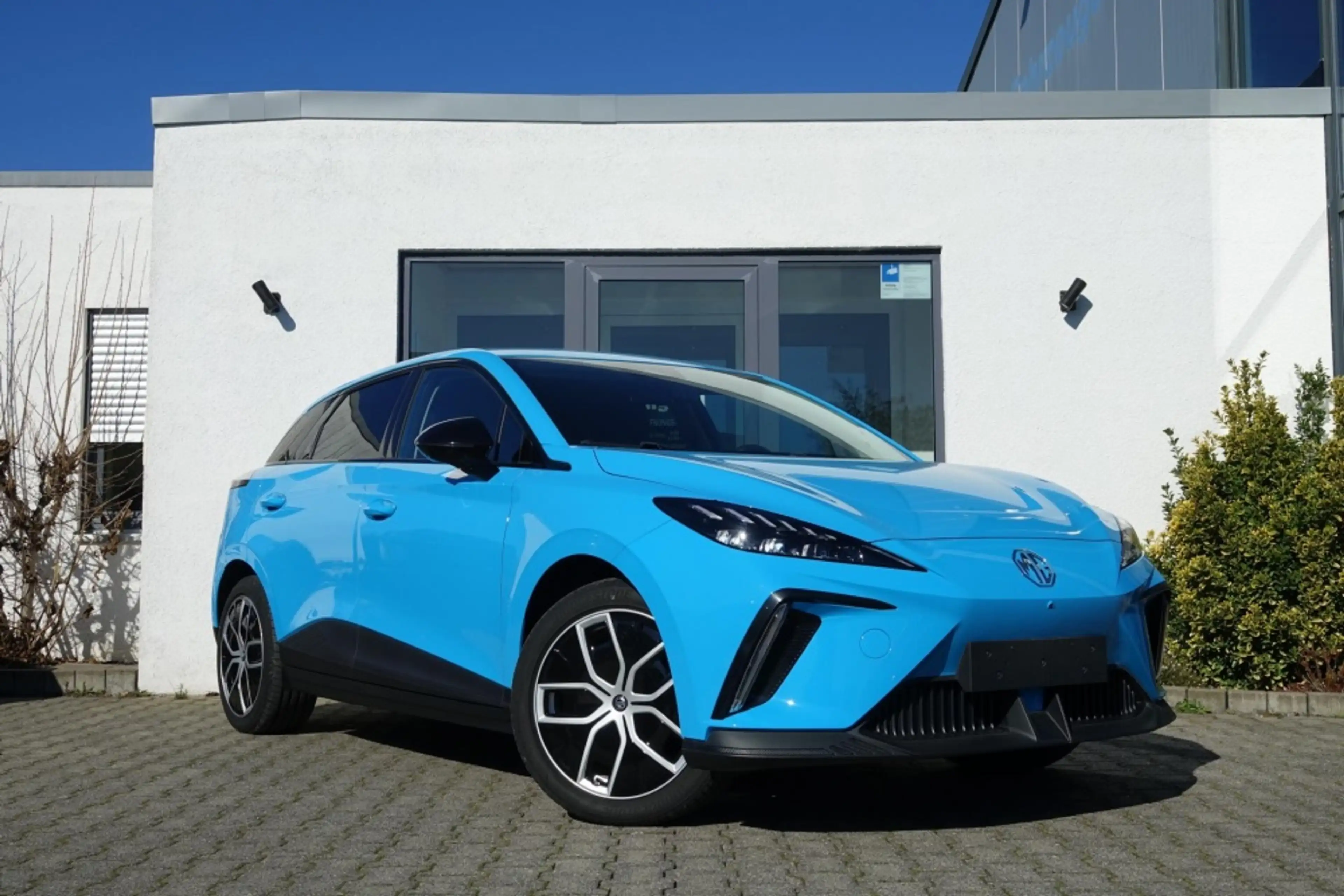 MG MG4 LUXURY 150KW 64 kWh 7J Garantie +AHK!