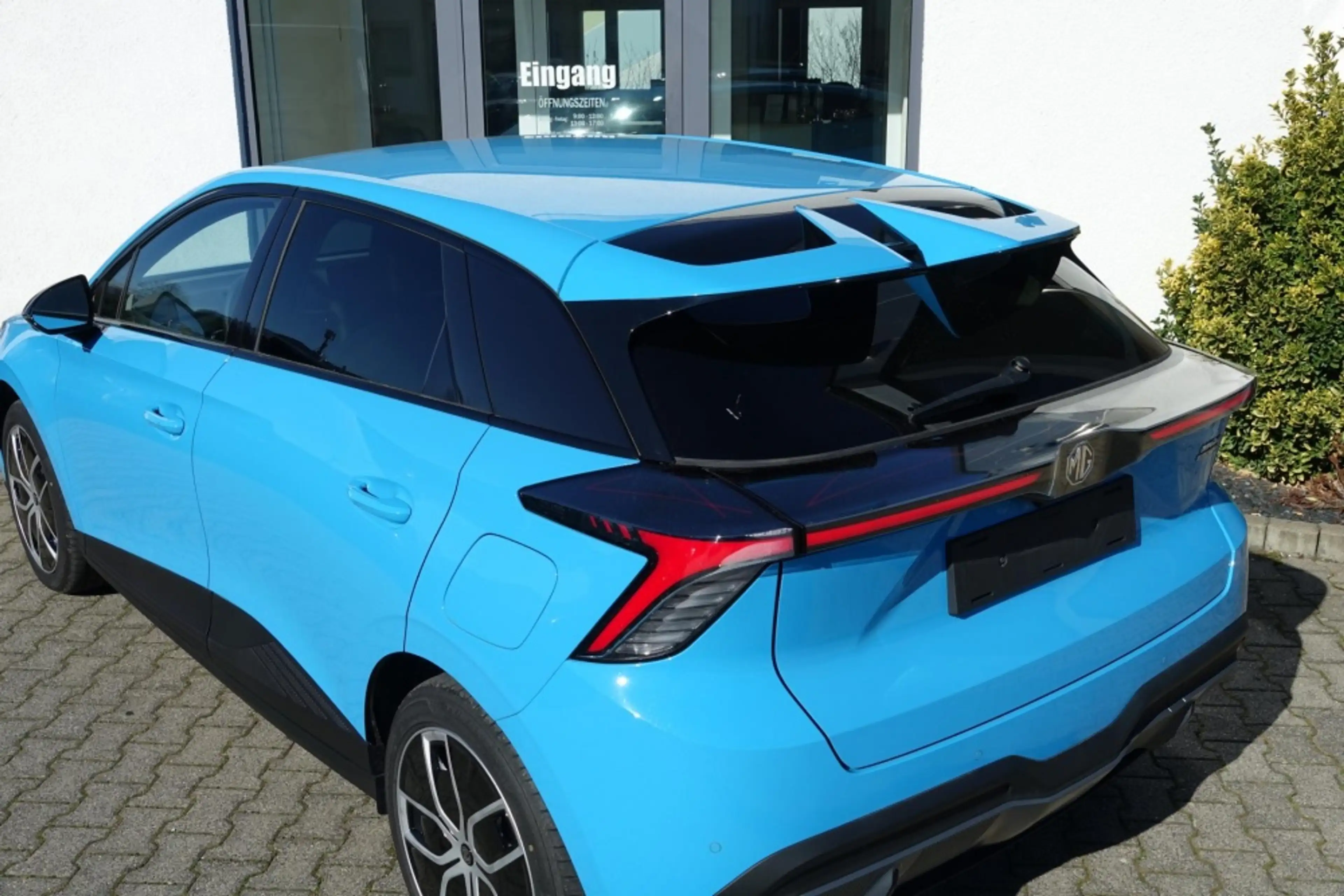 MG MG4 LUXURY 150KW 64 kWh 7J Garantie +AHK! — photo 4