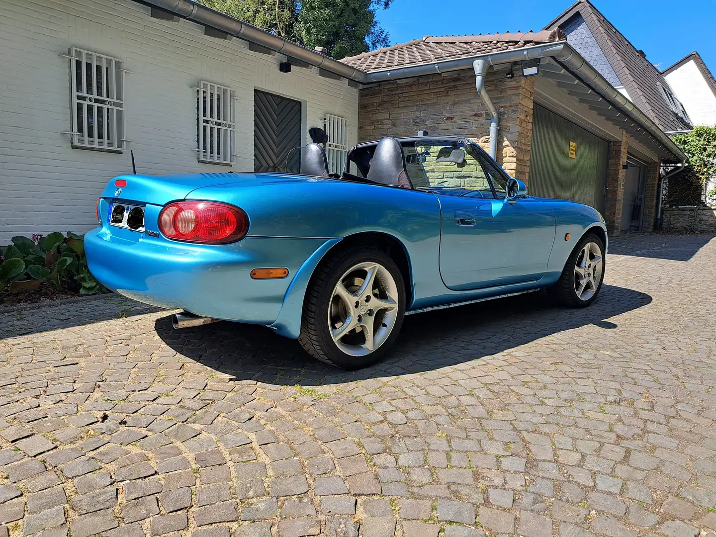Mazda MX-5 MX 5 1.9i 16V Sportive Blau - 2
