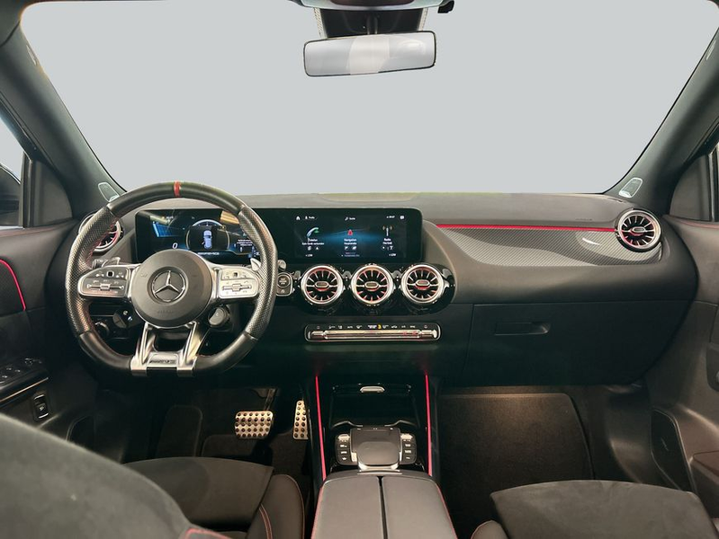 Mercedes-Benz GLA 35 AMG GLA — photo 13