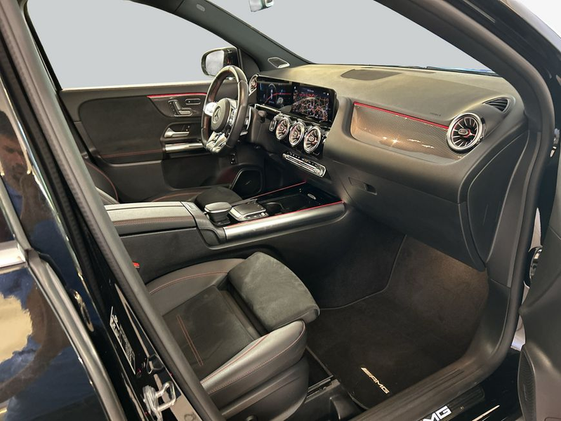Mercedes-Benz GLA 35 AMG GLA — photo 12