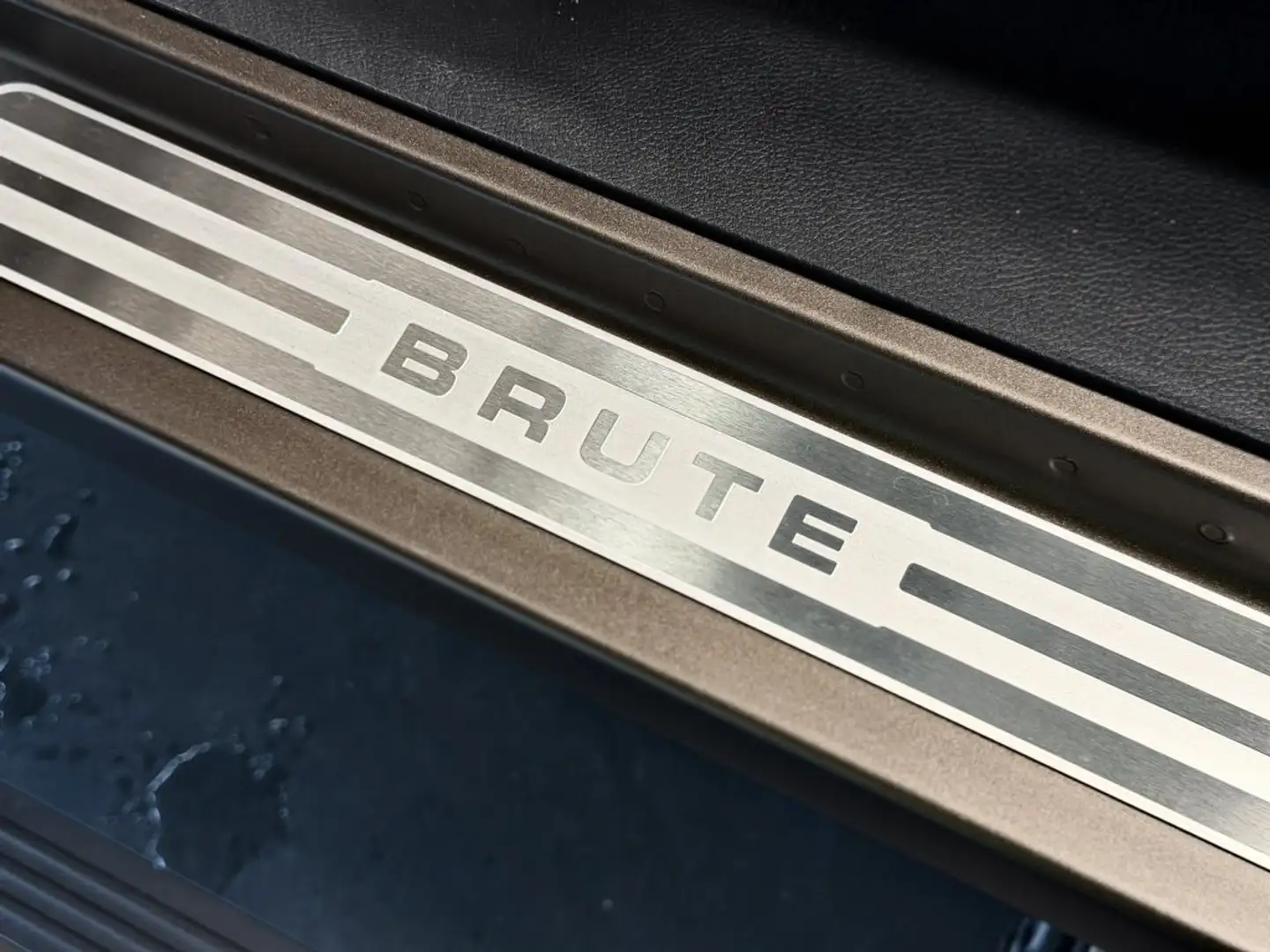 Jeep Wrangler Rubicon BRUTE Braun - 2