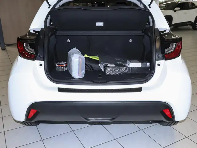 Toyota Yaris view 10