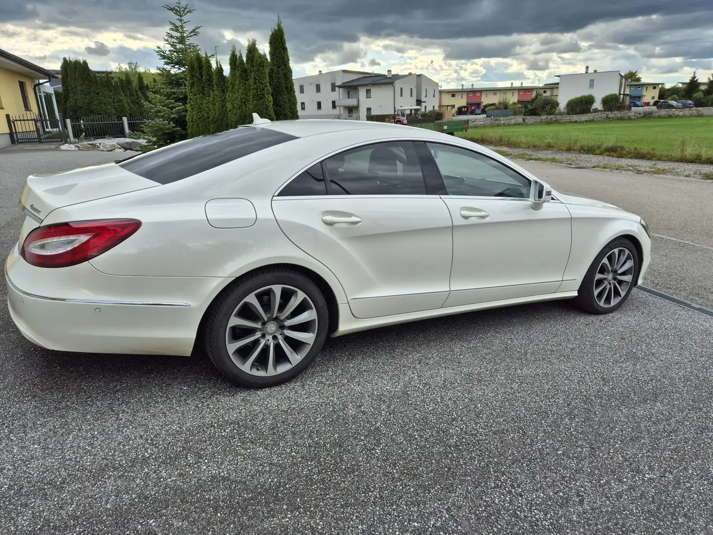 Mercedes-Benz CLS 250 CLS 250 d 4MATIC Shooting Brake Aut. Weiß - 2