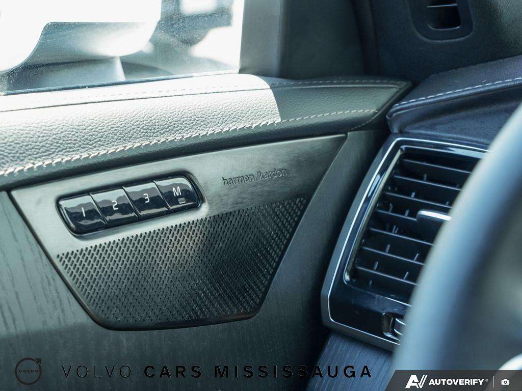 2025 Volvo XC90 T8 Ultra Plug-In Hybrid thumb 17