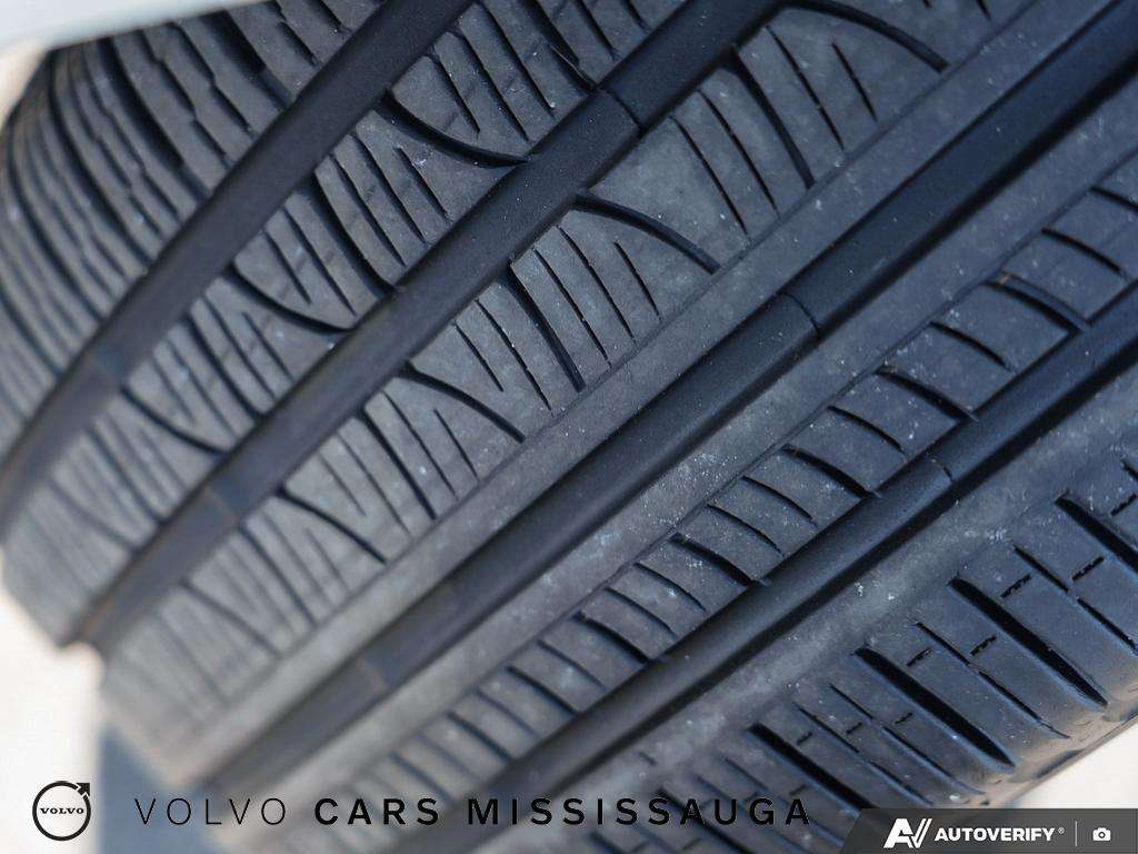 2025 Volvo XC90 T8 Ultra Plug-In Hybrid thumb 7