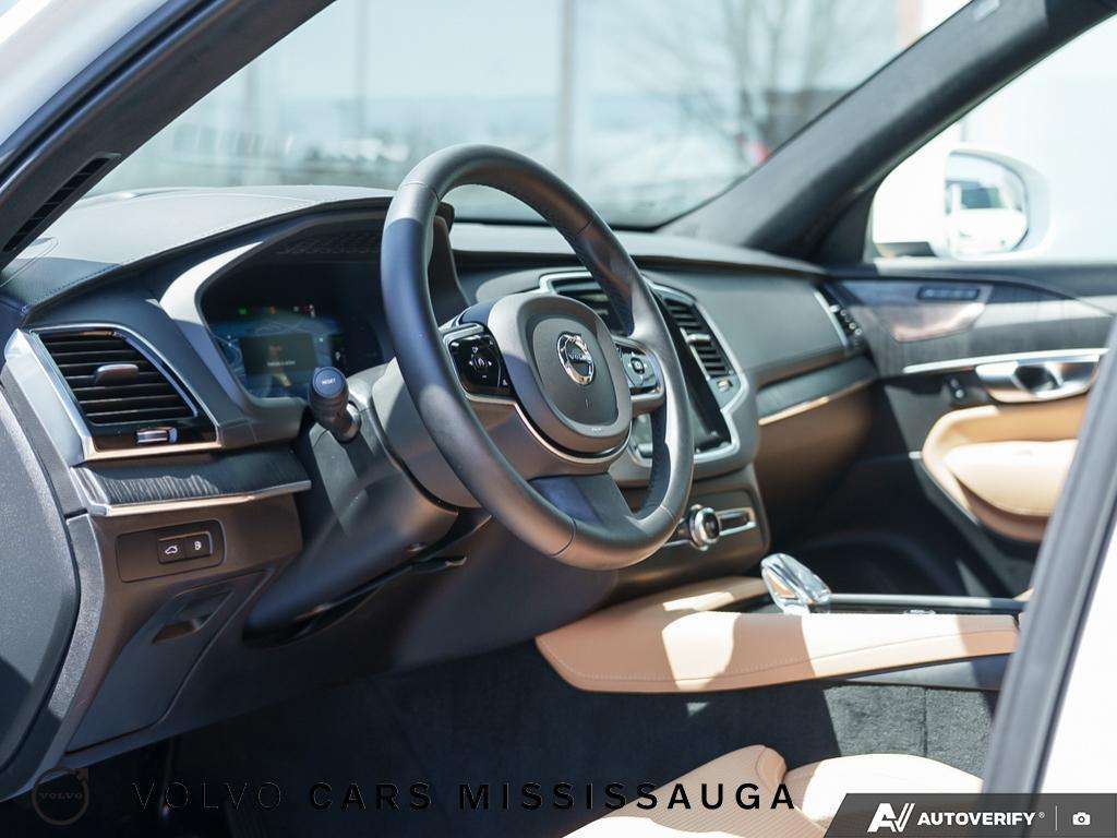 2025 Volvo XC90 T8 Ultra Plug-In Hybrid thumb 13