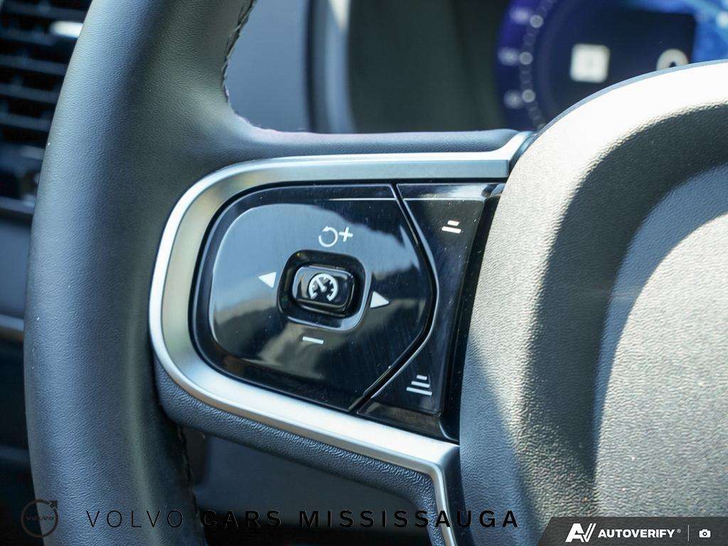 2025 Volvo XC90 T8 Ultra Plug-In Hybrid thumb 18