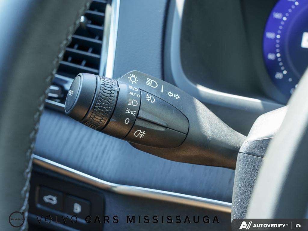 2025 Volvo XC90 T8 Ultra Plug-In Hybrid thumb 16