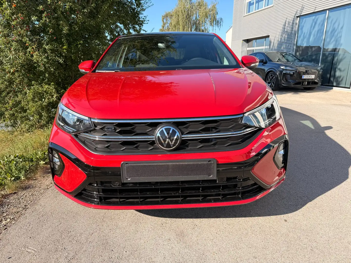 Volkswagen Taigo R-Line TSI DSG Rot - 2