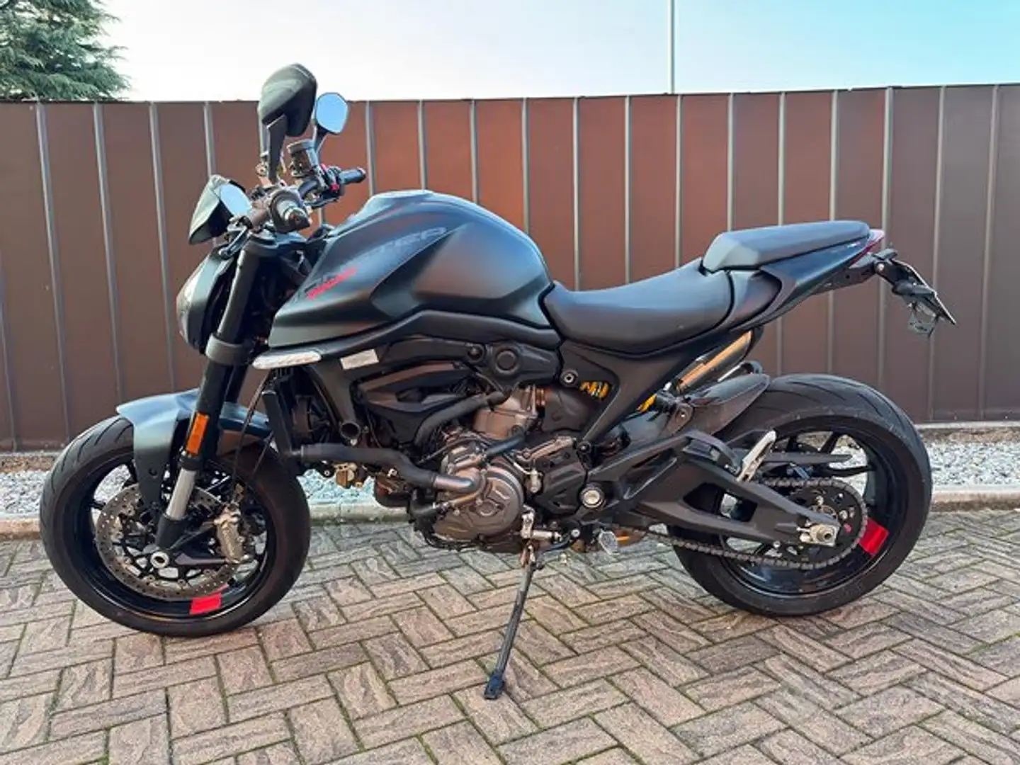 Ducati Monster 1200 Ducati Monster 1200 Negru - 1