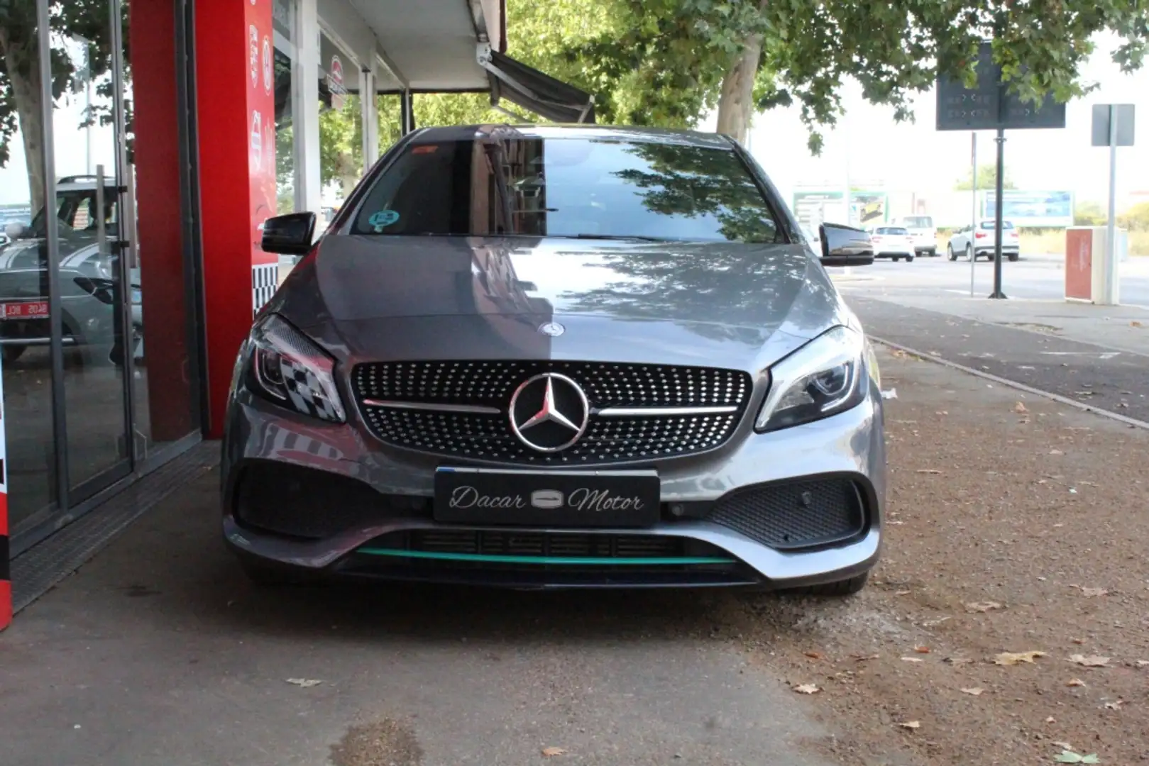 Mercedes-Benz A 200 200CDI BE AMG Line 7G-DCT Gris - 2
