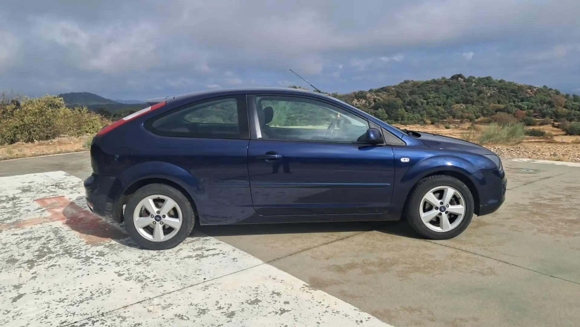 Ford Focus 1.6 Trend Azul - 2