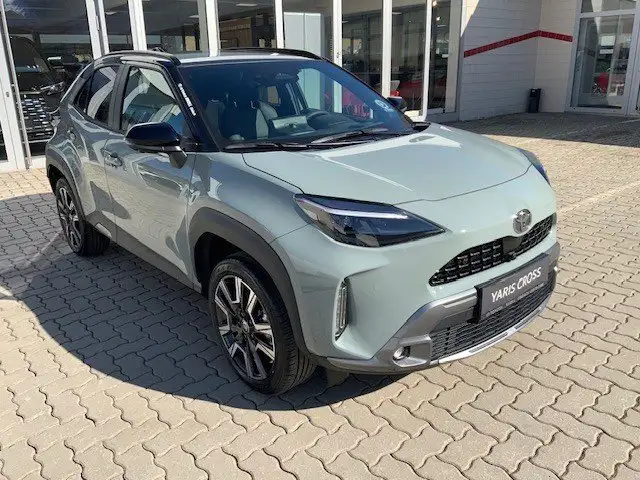 Toyota Yaris Cross Hybrid AWD-i Style Panoramaglasdach Advanced Paket